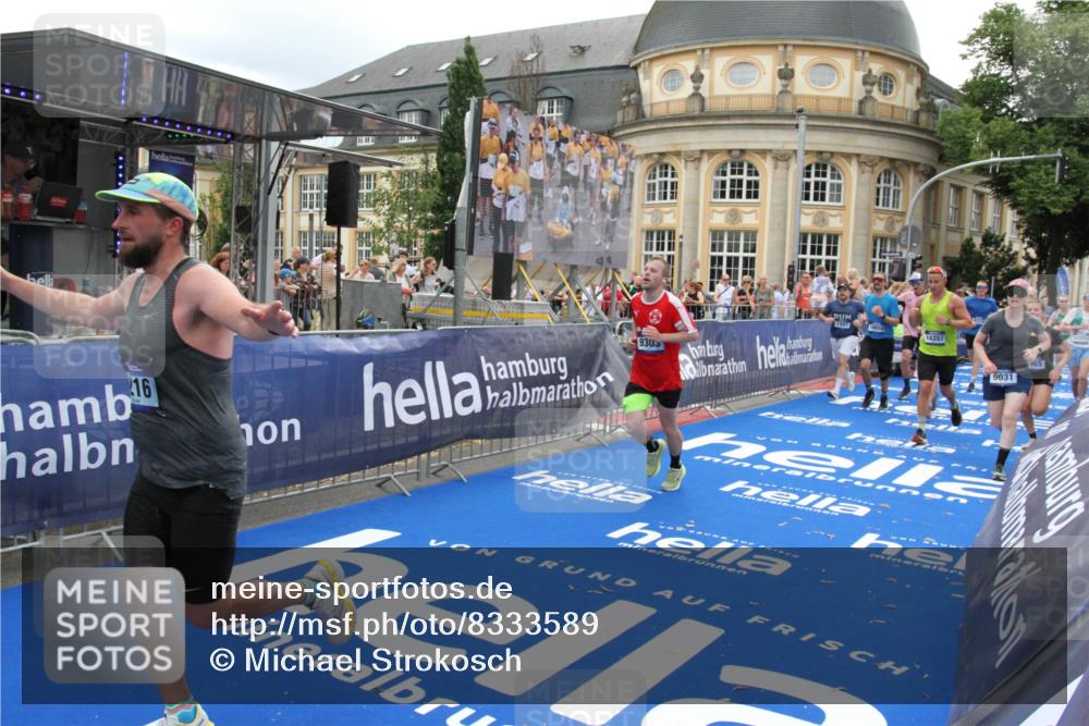 29.06.2025 - hella hamburg halbmarathon Michael Strokosch http://msf.ph/oto/8333589 29.06.2025 10:50:10 Ziel 1216, 1321, 1507, 2020, 3296, 3562, 7176, 8313, 9031, 9303, 9965, 12203, 12235, 13282, 14257, 16403, 18228, 18657, 18658, 18884 meine-sportfotos.de