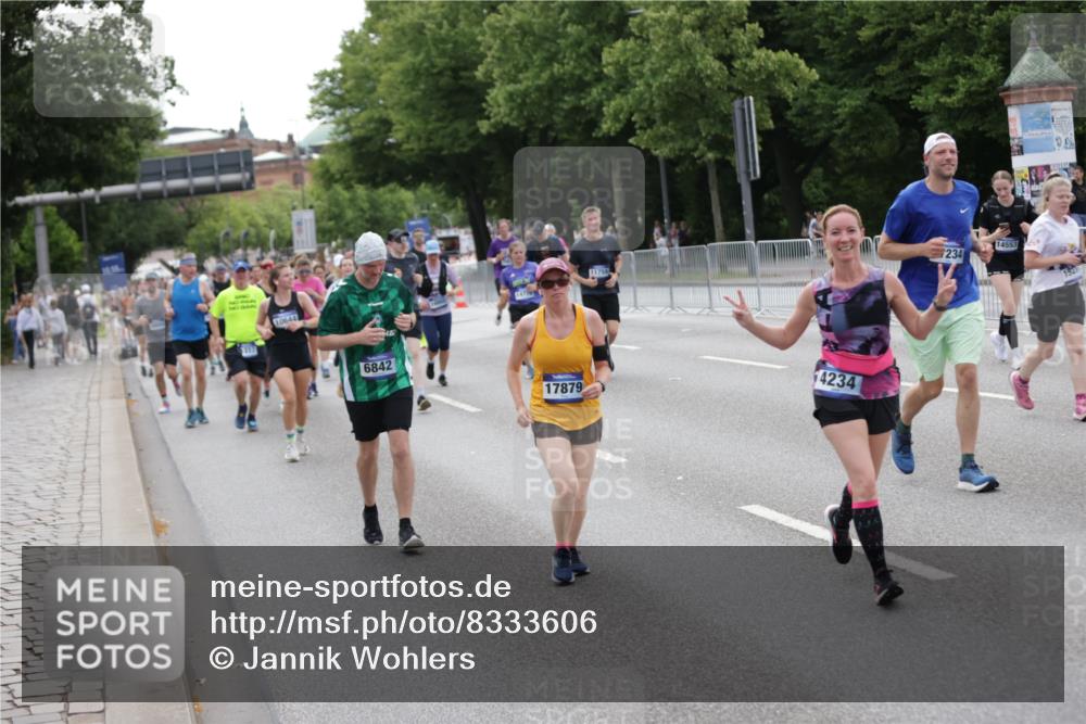 29.06.2025 - hella hamburg halbmarathon Jannik Wohlers http://msf.ph/oto/8333606 29.06.2025 10:40:35 Lombardsbrücke 1317, 2299, 2858, 3694, 4234, 4530, 4638, 4774, 4775, 5086, 5225, 5549, 5753, 6098, 6289, 6474, 6842, 7293, 7661, 7829, 8429, 8430, 8769, 9009, 9237, 9437, 9962, 10269, 10407, 10644, 10835, 11053, 11686, 11759, 12191, 12610, 13778, 13848, 14553, 14776, 15953, 16028, 16297, 16449, 16450, 16454, 16802, 16981, 17233, 17234, 17872, 17879, 18142, 18494, 18580, 18844, 19087 meine-sportfotos.de
