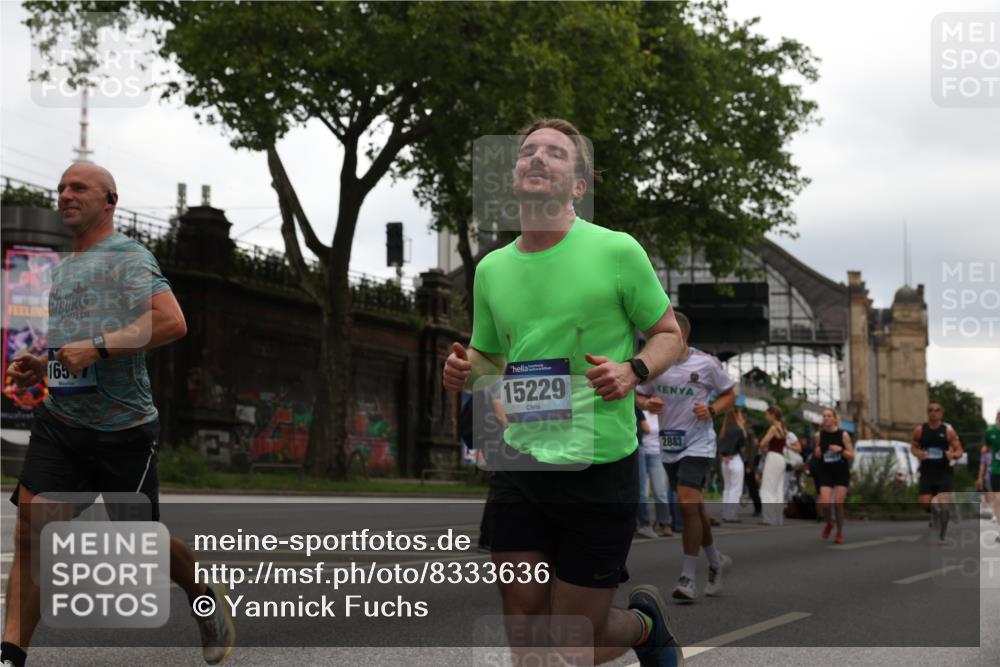29.06.2025 - hella hamburg halbmarathon Yannick Fuchs http://msf.ph/oto/8333636 29.06.2025 10:51:50 20KM 1611, 2025, 2488, 2606, 2759, 2806, 2840, 2883, 2907, 3093, 3141, 3859, 4426, 4467, 4502, 4579, 4632, 4833, 5341, 5926, 6104, 6281, 6302, 6531, 6595, 7138, 7189, 7833, 8322, 8585, 9316, 9485, 10599, 10788, 11645, 13465, 13816, 14571, 15217, 15229, 16517, 16531, 17405, 17415, 17455, 17543, 18068, 18180, 18492, 18501, 18587, 18762, 18891 meine-sportfotos.de