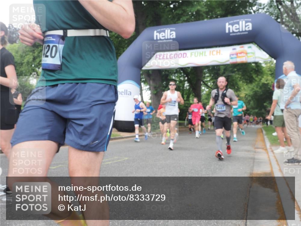 29.06.2025 - hella hamburg halbmarathon KatJ http://msf.ph/oto/8333729 29.06.2025 10:47:30 Zwischen KM18-KM19 1364, 1420, 2391, 4592, 6487, 7759, 8191, 8662 meine-sportfotos.de