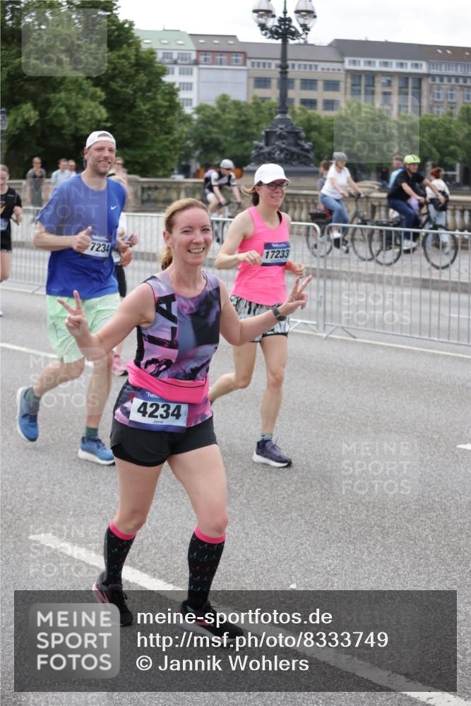 29.06.2025 - hella hamburg halbmarathon Jannik Wohlers http://msf.ph/oto/8333749 29.06.2025 10:40:37 Lombardsbrücke 1317, 1731, 2805, 2858, 4234, 4530, 4638, 4774, 4775, 5086, 5225, 5549, 5753, 6088, 6098, 6474, 6842, 7661, 7829, 8429, 8430, 8751, 8769, 9009, 9237, 9962, 10269, 10407, 10644, 10835, 11053, 11686, 11759, 11851, 13168, 13778, 13848, 14553, 14776, 15953, 16028, 16297, 16449, 16454, 16802, 16981, 17233, 17234, 17872, 17879, 18142, 18494, 18580, 18844 meine-sportfotos.de