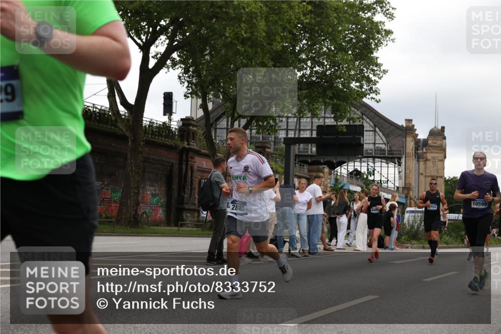 29.06.2025 - hella hamburg halbmarathon Yannick Fuchs http://msf.ph/oto/8333752 29.06.2025 10:51:50 20KM 1611, 2025, 2488, 2606, 2759, 2806, 2840, 2883, 2907, 3093, 3141, 3859, 4426, 4467, 4502, 4579, 4632, 4833, 5341, 5926, 6104, 6281, 6302, 6531, 6595, 7138, 7189, 7833, 8322, 8585, 9316, 9485, 10599, 10788, 11645, 13465, 13816, 14571, 15217, 15229, 16517, 16531, 17405, 17415, 17455, 17543, 18068, 18180, 18492, 18501, 18587, 18762, 18891 meine-sportfotos.de