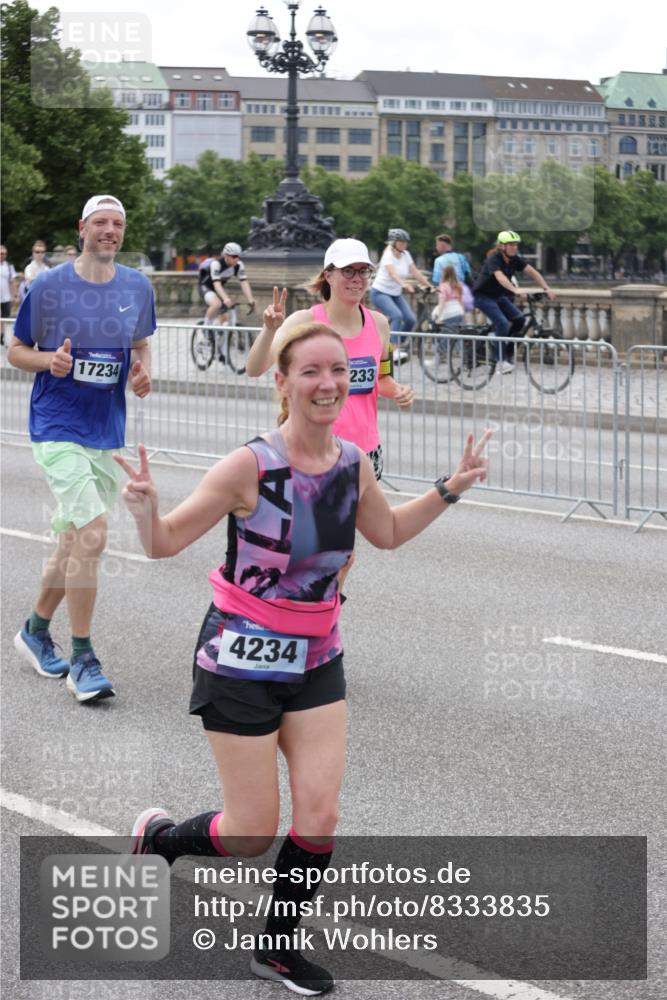 29.06.2025 - hella hamburg halbmarathon Jannik Wohlers http://msf.ph/oto/8333835 29.06.2025 10:40:37 Lombardsbrücke 1317, 1731, 2805, 2858, 4234, 4530, 4638, 4774, 4775, 5086, 5225, 5549, 5753, 6088, 6098, 6474, 6842, 7661, 7829, 8429, 8430, 8751, 8769, 9009, 9237, 9962, 10269, 10407, 10644, 10835, 11053, 11686, 11759, 11851, 13168, 13778, 13848, 14553, 14776, 15953, 16028, 16297, 16449, 16454, 16802, 16981, 17233, 17234, 17872, 17879, 18142, 18494, 18580, 18844 meine-sportfotos.de