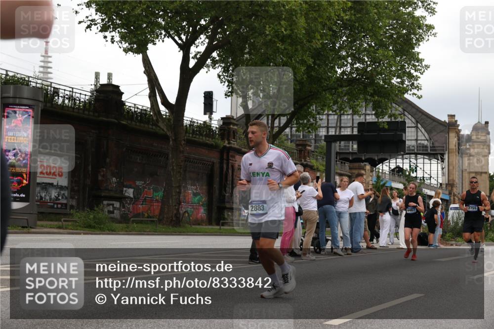 29.06.2025 - hella hamburg halbmarathon Yannick Fuchs http://msf.ph/oto/8333842 29.06.2025 10:51:51 20KM 1595, 1611, 2025, 2488, 2606, 2759, 2806, 2840, 2883, 2907, 3093, 3141, 3859, 4319, 4426, 4467, 4502, 4579, 4632, 4833, 5341, 5926, 6104, 6281, 6302, 6531, 6595, 7138, 7189, 8322, 8585, 9316, 9485, 10599, 10788, 11645, 13465, 13816, 14266, 14571, 15217, 15229, 16517, 16531, 17405, 17415, 17455, 17543, 18068, 18180, 18492, 18501, 18587, 18762, 18891 meine-sportfotos.de