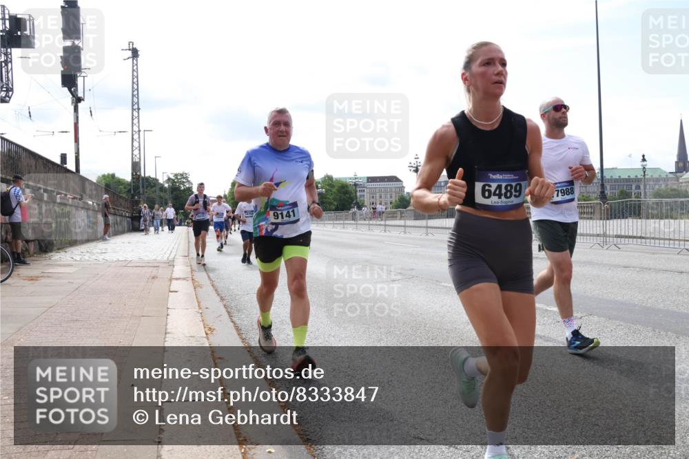 29.06.2025 - hella hamburg halbmarathon Lena Gebhardt http://msf.ph/oto/8333847 29.06.2025 10:13:15 Lombardsbrücke 18754, 9141, 6489, 7988, 1007, 1020, 1051, 1747, 1859, 2942, 2961, 3218, 3360, 3728, 3729, 4187, 4532, 4950, 5546, 6207, 6489, 6724, 7346, 7446, 7447, 7460, 7873, 8398, 8405, 8913, 9141, 9527, 9612, 10067, 10402, 11025, 11720, 12492, 13331, 13928, 14404, 15531, 15922, 16030, 16255, 16323, 16437, 17061, 17474, 17699, 17988, 18048, 18222, 18320, 18530, 18732 meine-sportfotos.de
