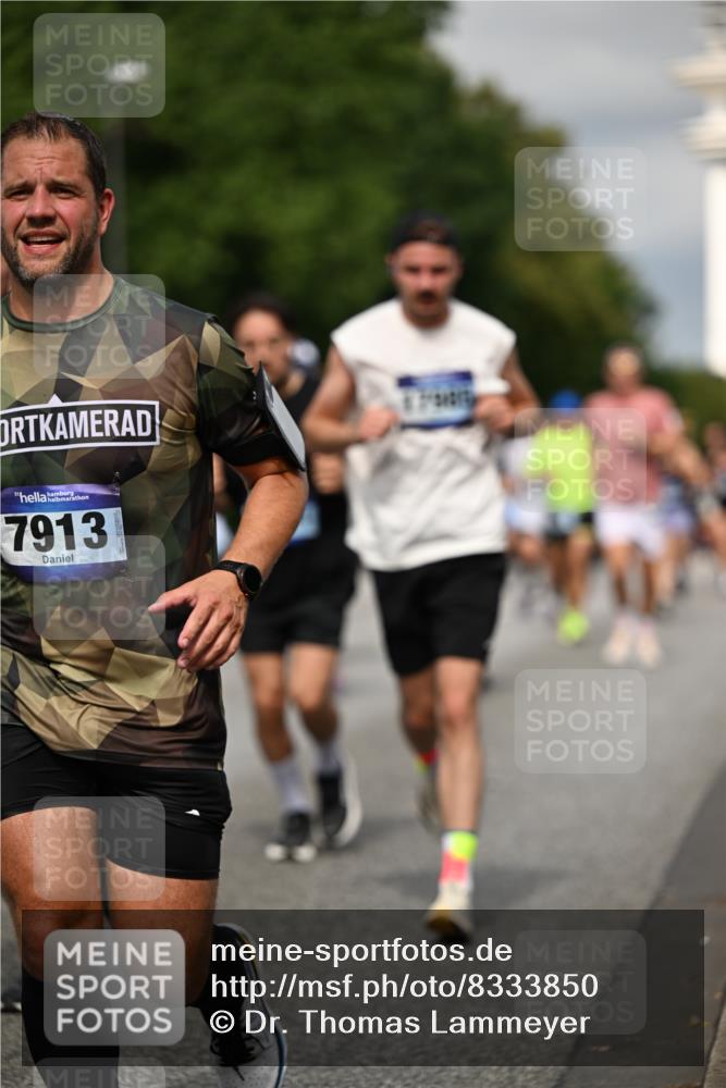 29.06.2025 - hella hamburg halbmarathon Dr. Thomas Lammeyer http://msf.ph/oto/8333850 29.06.2025 10:17:47 Kennedybrücke 1194, 1747, 1939, 2359, 2721, 2891, 2904, 4001, 4032, 4795, 4962, 5631, 5719, 6207, 7462, 7913, 8673, 9141, 9612, 9631, 9886, 10442, 10443 meine-sportfotos.de