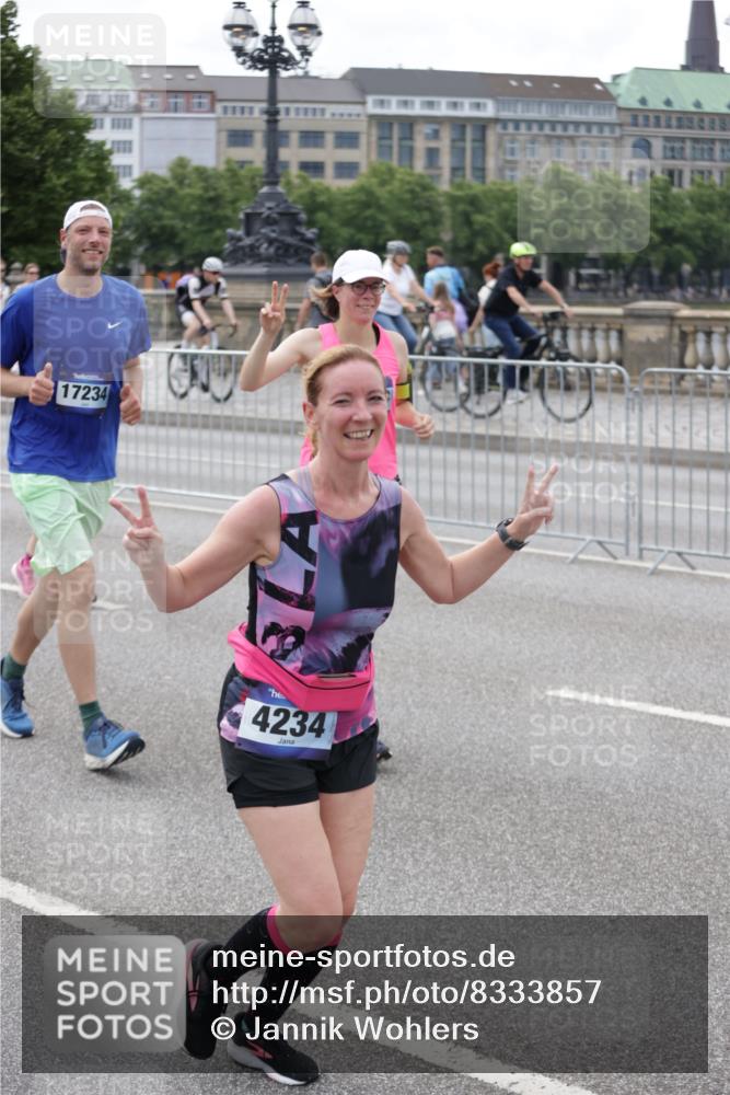 29.06.2025 - hella hamburg halbmarathon Jannik Wohlers http://msf.ph/oto/8333857 29.06.2025 10:40:37 Lombardsbrücke 1317, 1731, 2805, 2858, 4234, 4530, 4638, 4774, 4775, 5086, 5225, 5549, 5753, 6088, 6098, 6474, 6842, 7661, 7829, 8429, 8430, 8751, 8769, 9009, 9237, 9962, 10269, 10407, 10644, 10835, 11053, 11686, 11759, 11851, 13168, 13778, 13848, 14553, 14776, 15953, 16028, 16297, 16449, 16454, 16802, 16981, 17233, 17234, 17872, 17879, 18142, 18494, 18580, 18844 meine-sportfotos.de