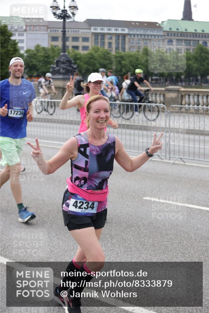 29.06.2025 - hella hamburg halbmarathon Jannik Wohlers http://msf.ph/oto/8333879 29.06.2025 10:40:37 Lombardsbrücke 1317, 1731, 2805, 2858, 4234, 4530, 4638, 4774, 4775, 5086, 5225, 5549, 5753, 6088, 6098, 6474, 6842, 7661, 7829, 8429, 8430, 8751, 8769, 9009, 9237, 9962, 10269, 10407, 10644, 10835, 11053, 11686, 11759, 11851, 13168, 13778, 13848, 14553, 14776, 15953, 16028, 16297, 16449, 16454, 16802, 16981, 17233, 17234, 17872, 17879, 18142, 18494, 18580, 18844 meine-sportfotos.de