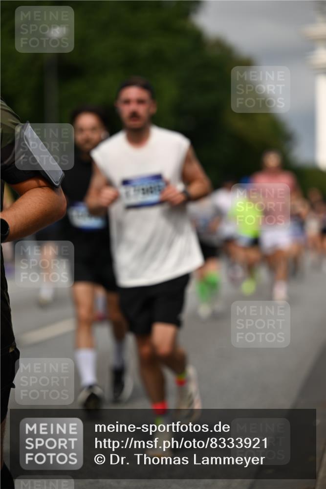 29.06.2025 - hella hamburg halbmarathon Dr. Thomas Lammeyer http://msf.ph/oto/8333921 29.06.2025 10:17:48 Kennedybrücke 1194, 1747, 1939, 2359, 2721, 2891, 2904, 4001, 4032, 4795, 4962, 5631, 5719, 6207, 7462, 7913, 8673, 9141, 9612, 9631, 9886, 10442, 10443 meine-sportfotos.de