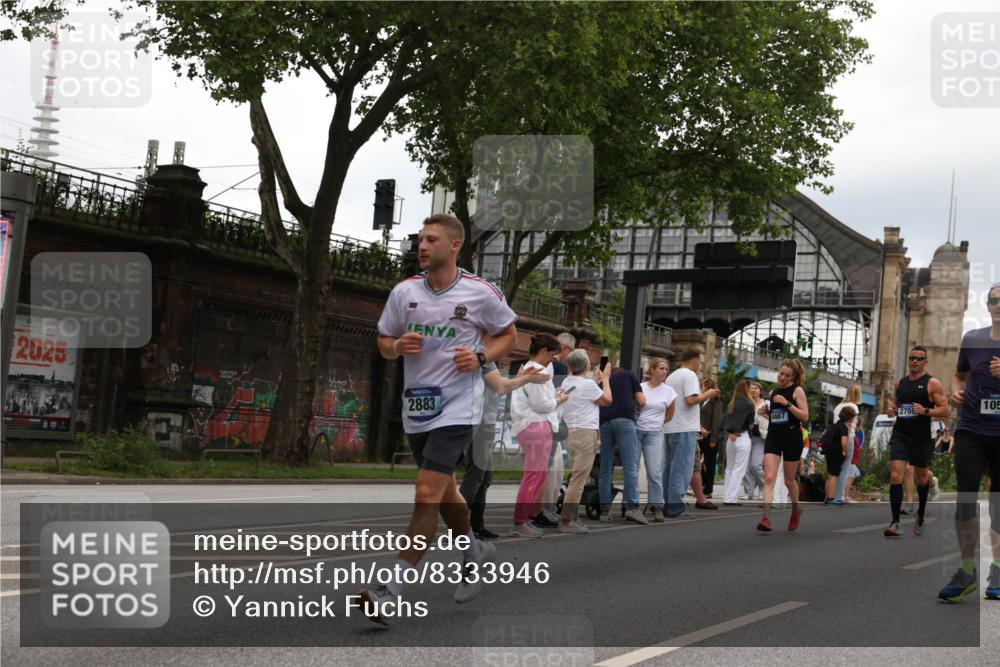 29.06.2025 - hella hamburg halbmarathon Yannick Fuchs http://msf.ph/oto/8333946 29.06.2025 10:51:51 20KM 1595, 1611, 2025, 2488, 2606, 2759, 2806, 2840, 2883, 2907, 3093, 3141, 3859, 4319, 4426, 4467, 4502, 4579, 4632, 4833, 5341, 5926, 6104, 6281, 6302, 6531, 6595, 7138, 7189, 8322, 8585, 9316, 9485, 10599, 10788, 11645, 13465, 13816, 14266, 14571, 15217, 15229, 16517, 16531, 17405, 17415, 17455, 17543, 18068, 18180, 18492, 18501, 18587, 18762, 18891 meine-sportfotos.de
