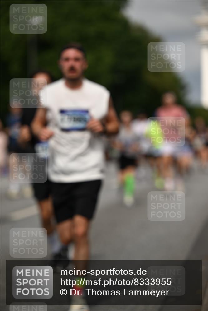 29.06.2025 - hella hamburg halbmarathon Dr. Thomas Lammeyer http://msf.ph/oto/8333955 29.06.2025 10:17:48 Kennedybrücke 1194, 1747, 1939, 2359, 2721, 2891, 2904, 4001, 4032, 4795, 4962, 5631, 5719, 6207, 7462, 7913, 8673, 9141, 9612, 9631, 9886, 10442, 10443 meine-sportfotos.de