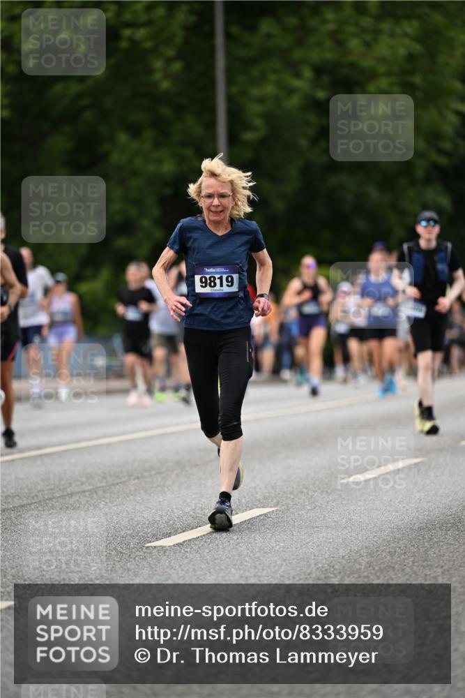 29.06.2025 - hella hamburg halbmarathon Dr. Thomas Lammeyer http://msf.ph/oto/8333959 29.06.2025 10:39:53 Kennedybrücke 2412, 2787, 2827, 3828, 4413, 4703, 4965, 5147, 6029, 6189, 6471, 6867, 8296, 8567, 8947, 9470, 9803, 9819, 10360, 10565, 10652, 11187, 11198, 11233, 11359 meine-sportfotos.de