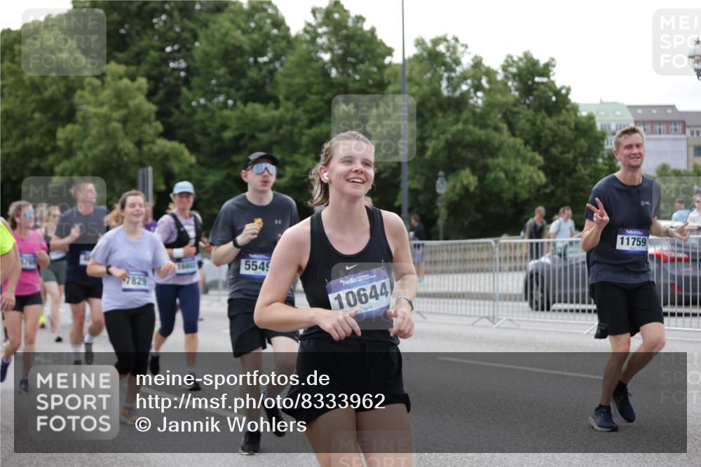 29.06.2025 - hella hamburg halbmarathon Jannik Wohlers http://msf.ph/oto/8333962 29.06.2025 10:40:40 Lombardsbrücke 1317, 1731, 2805, 2858, 4234, 4412, 4530, 4638, 4774, 4775, 5086, 5225, 5549, 6088, 6098, 6474, 6842, 7661, 7829, 8385, 8751, 8769, 8878, 9009, 9237, 9962, 10269, 10407, 10644, 10835, 11053, 11759, 11851, 13168, 13778, 13848, 14253, 14553, 14776, 15076, 15953, 16297, 16454, 16802, 16981, 17233, 17234, 17872, 17879, 18142, 18494, 18580, 18844 meine-sportfotos.de