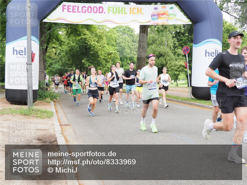 29.06.2025 - hella hamburg halbmarathon MichiJ http://msf.ph/oto/8333969 29.06.2025 10:38:40 Zwischen KM18-KM19 5018, 5399, 5820, 7134, 7397, 8205, 9057, 9093, 9476, 9739, 9793, 10603, 10891, 11124, 11791, 12367, 13403, 13707, 15480, 16716, 17129, 17823, 18006, 18394 meine-sportfotos.de