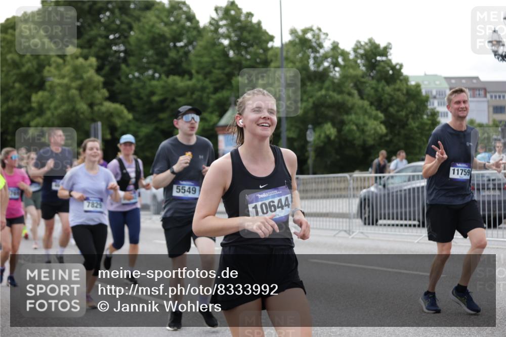 29.06.2025 - hella hamburg halbmarathon Jannik Wohlers http://msf.ph/oto/8333992 29.06.2025 10:40:40 Lombardsbrücke 1317, 1731, 2805, 2858, 4234, 4412, 4530, 4638, 4774, 4775, 5086, 5225, 5549, 6088, 6098, 6474, 6842, 7661, 7829, 8385, 8751, 8769, 8878, 9009, 9237, 9962, 10269, 10407, 10644, 10835, 11053, 11759, 11851, 13168, 13778, 13848, 14253, 14553, 14776, 15076, 15953, 16297, 16454, 16802, 16981, 17233, 17234, 17872, 17879, 18142, 18494, 18580, 18844 meine-sportfotos.de