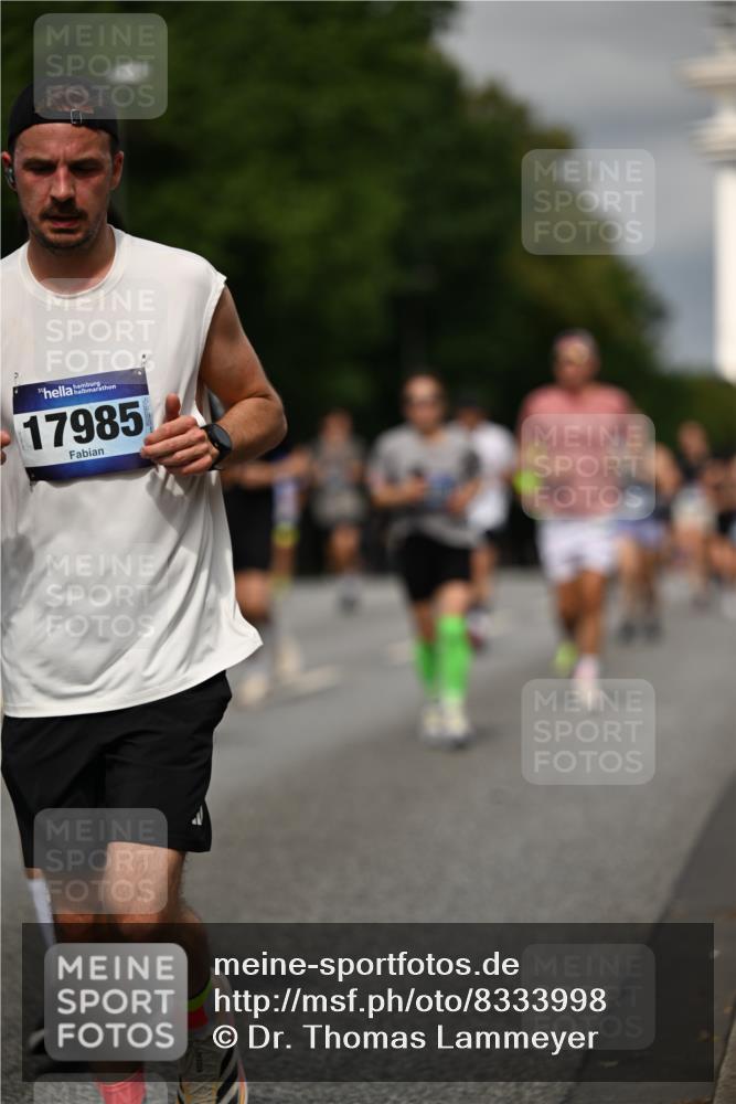 29.06.2025 - hella hamburg halbmarathon Dr. Thomas Lammeyer http://msf.ph/oto/8333998 29.06.2025 10:17:49 Kennedybrücke 1194, 1747, 1939, 2721, 2891, 2904, 4001, 4032, 4795, 4962, 5631, 5719, 6089, 6207, 7462, 7913, 8673, 9141, 9612, 9631, 9886, 10442, 10443 meine-sportfotos.de