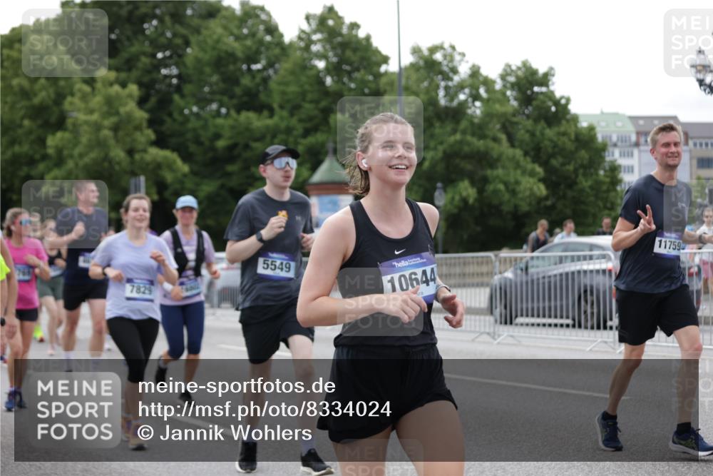 29.06.2025 - hella hamburg halbmarathon Jannik Wohlers http://msf.ph/oto/8334024 29.06.2025 10:40:40 Lombardsbrücke 1317, 1731, 2805, 2858, 4234, 4412, 4530, 4638, 4774, 4775, 5086, 5225, 5549, 6088, 6098, 6474, 6842, 7661, 7829, 8385, 8751, 8769, 8878, 9009, 9237, 9962, 10269, 10407, 10644, 10835, 11053, 11759, 11851, 13168, 13778, 13848, 14253, 14553, 14776, 15076, 15953, 16297, 16454, 16802, 16981, 17233, 17234, 17872, 17879, 18142, 18494, 18580, 18844 meine-sportfotos.de