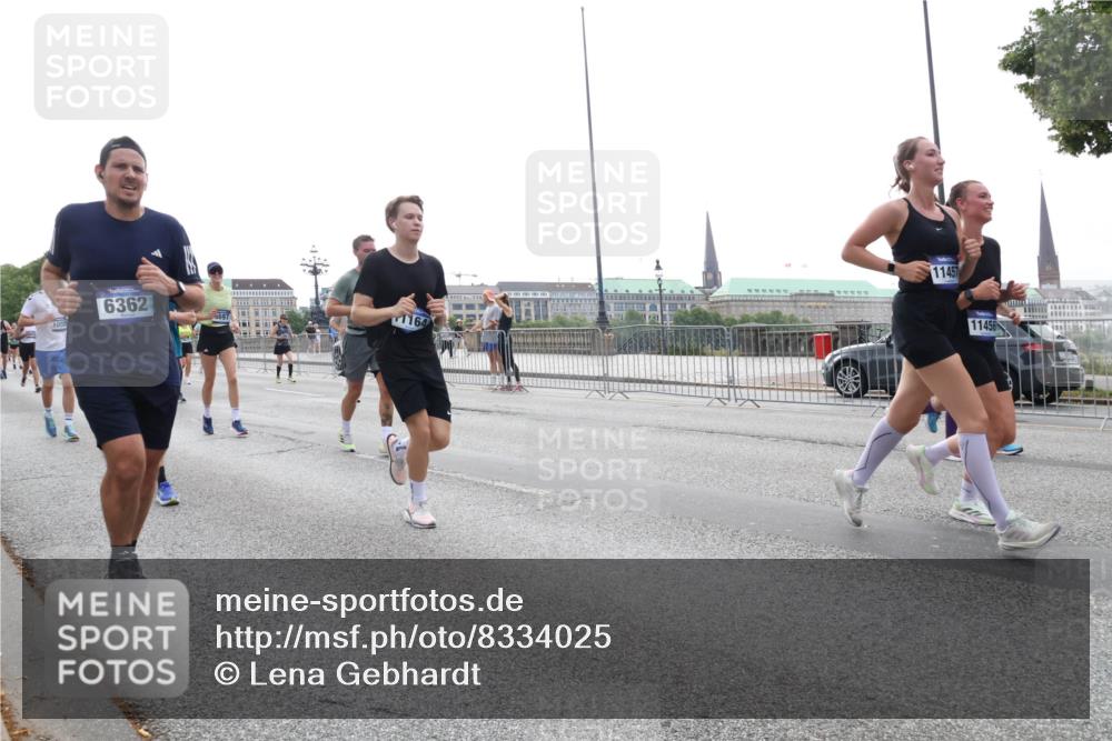 29.06.2025 - hella hamburg halbmarathon Lena Gebhardt http://msf.ph/oto/8334025 29.06.2025 10:38:01 Lombardsbrücke 6362, 1164, 11457, 11456, 1196, 1394, 1457, 1475, 1578, 1596, 1742, 1799, 1901, 1966, 1985, 2199, 2498, 2786, 2853, 3230, 3242, 3246, 3633, 3716, 3880, 4414, 4921, 5139, 5300, 5522, 5713, 5875, 6199, 6200, 6243, 6362, 6697, 6751, 6930, 7118, 7124, 7165, 7244, 7321, 7350, 7552, 7629, 7696, 7914, 8985, 9247, 9288, 9895, 10159, 10506, 10836, 11087, 11543, 12123, 12254, 12472, 12824, 16680, 17798 meine-sportfotos.de