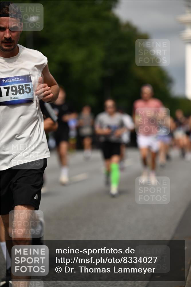 29.06.2025 - hella hamburg halbmarathon Dr. Thomas Lammeyer http://msf.ph/oto/8334027 29.06.2025 10:17:49 Kennedybrücke 1194, 1747, 1939, 2721, 2891, 2904, 4001, 4032, 4795, 4962, 5631, 5719, 6089, 6207, 7462, 7913, 8673, 9141, 9612, 9631, 9886, 10442, 10443 meine-sportfotos.de