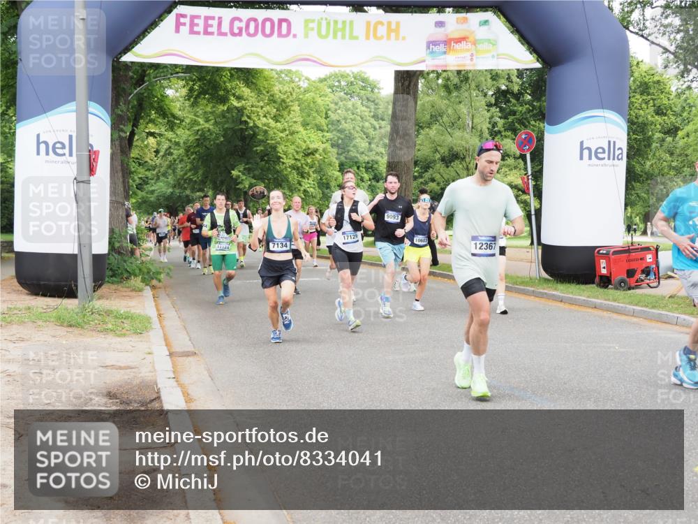 29.06.2025 - hella hamburg halbmarathon MichiJ http://msf.ph/oto/8334041 29.06.2025 10:38:40 Zwischen KM18-KM19 5018, 5399, 5820, 7134, 7397, 8205, 9057, 9093, 9476, 9739, 9793, 10603, 10891, 11124, 11791, 12367, 13403, 13707, 15480, 16716, 17129, 17823, 18006, 18394 meine-sportfotos.de