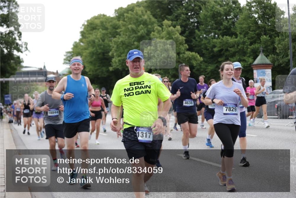 29.06.2025 - hella hamburg halbmarathon Jannik Wohlers http://msf.ph/oto/8334059 29.06.2025 10:40:41 Lombardsbrücke 1317, 1731, 2805, 4234, 4412, 4638, 4774, 4775, 5086, 5225, 5549, 6088, 6098, 6474, 6842, 7661, 7829, 8385, 8751, 8769, 8878, 9009, 9237, 9962, 10269, 10407, 10644, 10835, 11053, 11759, 11851, 13168, 13778, 13848, 14253, 14553, 14776, 15076, 15953, 16297, 16454, 16802, 16981, 17233, 17234, 17872, 17879, 18142, 18494, 18580, 18844 meine-sportfotos.de