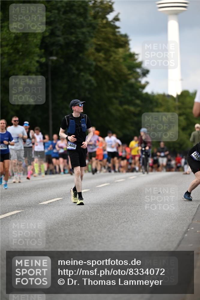 29.06.2025 - hella hamburg halbmarathon Dr. Thomas Lammeyer http://msf.ph/oto/8334072 29.06.2025 10:39:54 Kennedybrücke 1336, 2412, 2787, 2827, 3828, 4413, 4703, 4965, 5147, 6029, 6189, 6471, 6867, 8296, 8567, 8947, 9470, 9819, 10360, 10565, 10652, 11187, 11198, 11233, 11359 meine-sportfotos.de