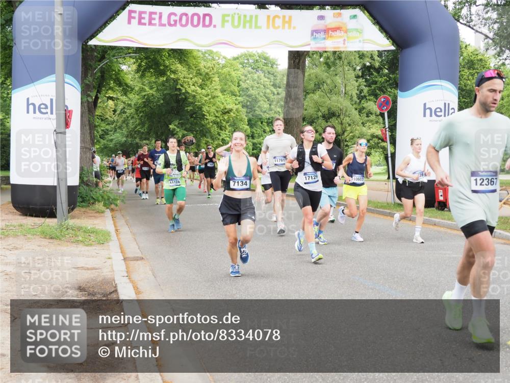 29.06.2025 - hella hamburg halbmarathon MichiJ http://msf.ph/oto/8334078 29.06.2025 10:38:41 Zwischen KM18-KM19 5018, 5399, 5820, 7134, 8205, 9057, 9093, 9476, 9739, 9793, 10215, 10603, 10891, 11124, 11791, 12367, 13403, 13707, 15480, 16716, 17129, 18006 meine-sportfotos.de