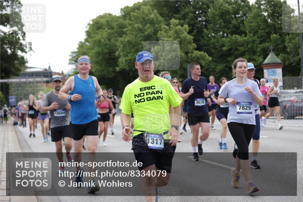 29.06.2025 - hella hamburg halbmarathon Jannik Wohlers http://msf.ph/oto/8334079 29.06.2025 10:40:41 Lombardsbrücke 1317, 1731, 2805, 4234, 4412, 4638, 4774, 4775, 5086, 5225, 5549, 6088, 6098, 6474, 6842, 7661, 7829, 8385, 8751, 8769, 8878, 9009, 9237, 9962, 10269, 10407, 10644, 10835, 11053, 11759, 11851, 13168, 13778, 13848, 14253, 14553, 14776, 15076, 15953, 16297, 16454, 16802, 16981, 17233, 17234, 17872, 17879, 18142, 18494, 18580, 18844 meine-sportfotos.de