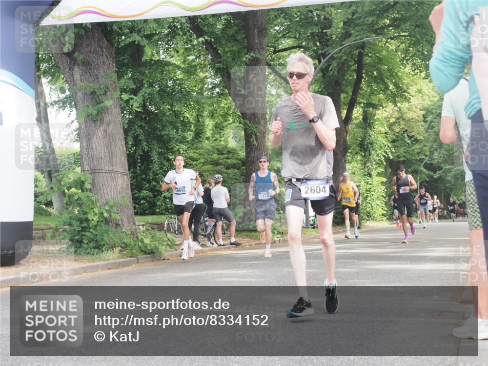 29.06.2025 - hella hamburg halbmarathon KatJ http://msf.ph/oto/8334152 29.06.2025 10:17:39 Zwischen KM18-KM19 2604 meine-sportfotos.de