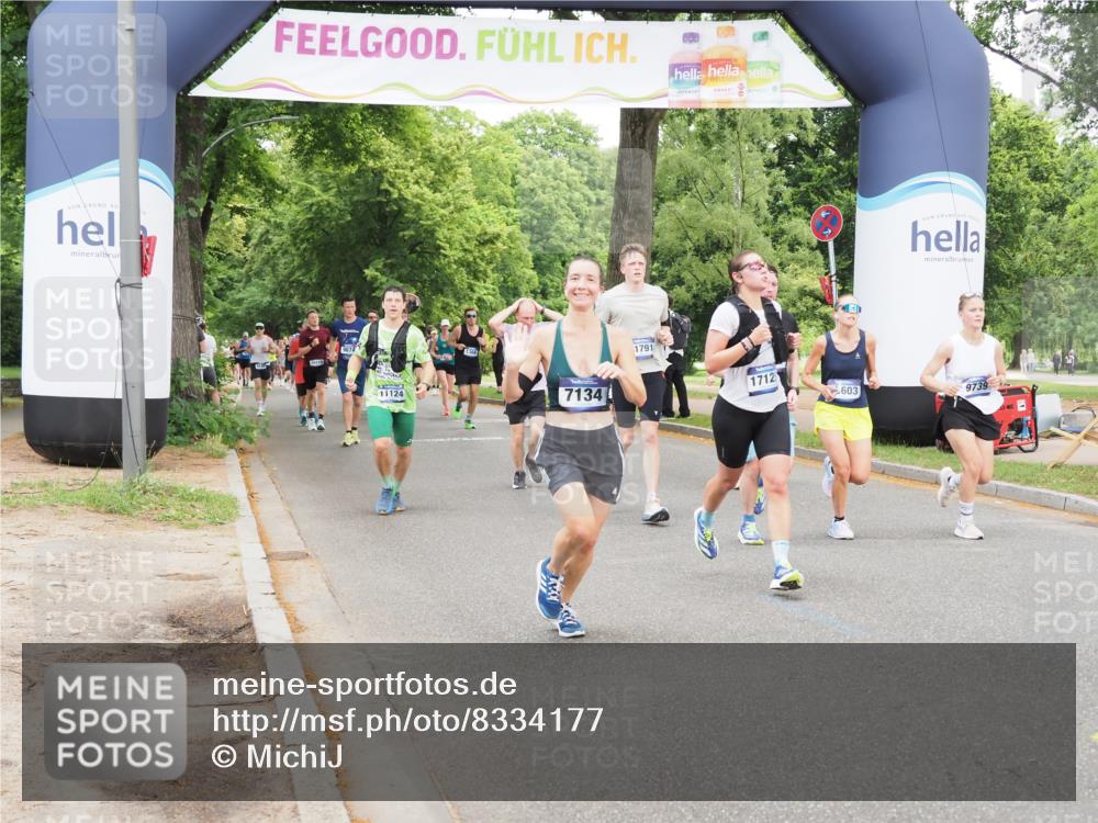 29.06.2025 - hella hamburg halbmarathon MichiJ http://msf.ph/oto/8334177 29.06.2025 10:38:41 Zwischen KM18-KM19 5018, 5399, 5820, 7134, 8205, 9057, 9093, 9476, 9739, 9793, 10215, 10603, 10891, 11124, 11791, 12367, 13403, 13707, 15480, 16716, 17129, 18006 meine-sportfotos.de