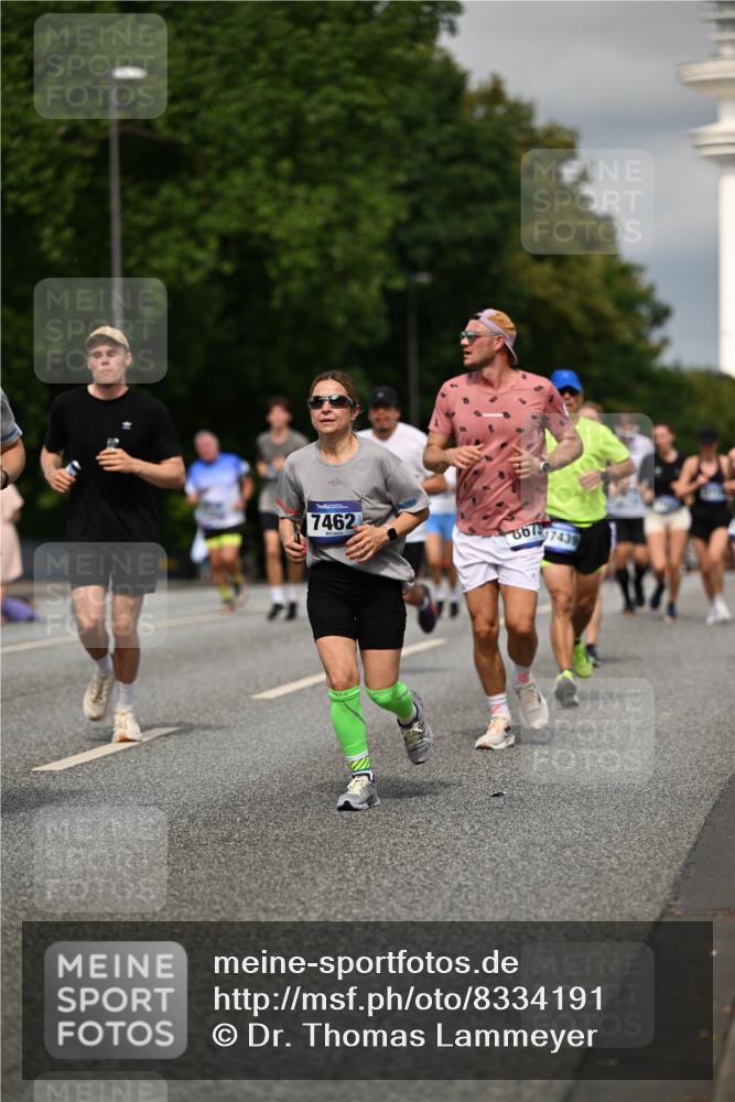 29.06.2025 - hella hamburg halbmarathon Dr. Thomas Lammeyer http://msf.ph/oto/8334191 29.06.2025 10:17:50 Kennedybrücke 1194, 1747, 1939, 2721, 2891, 2904, 4001, 4032, 4795, 4962, 5631, 5719, 6089, 6207, 7462, 7913, 8673, 9141, 9612, 9631, 9886, 10442, 10443 meine-sportfotos.de