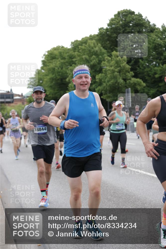 29.06.2025 - hella hamburg halbmarathon Jannik Wohlers http://msf.ph/oto/8334234 29.06.2025 10:40:42 Lombardsbrücke 1317, 1731, 2805, 4234, 4412, 4638, 4774, 5086, 5225, 5549, 6088, 6474, 6842, 7661, 7821, 7829, 8385, 8751, 8769, 8878, 9009, 9962, 10269, 10407, 10644, 10835, 11759, 11851, 13168, 13778, 13848, 14253, 14553, 14776, 15076, 15953, 16297, 16454, 16802, 16981, 17233, 17234, 17872, 17879, 18142, 18494, 18580, 18844 meine-sportfotos.de