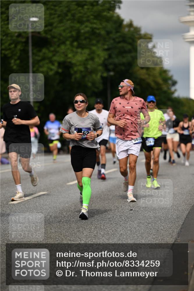 29.06.2025 - hella hamburg halbmarathon Dr. Thomas Lammeyer http://msf.ph/oto/8334259 29.06.2025 10:17:50 Kennedybrücke 1194, 1747, 1939, 2721, 2891, 2904, 4001, 4032, 4795, 4962, 5631, 5719, 6089, 6207, 7462, 7913, 8673, 9141, 9612, 9631, 9886, 10442, 10443 meine-sportfotos.de