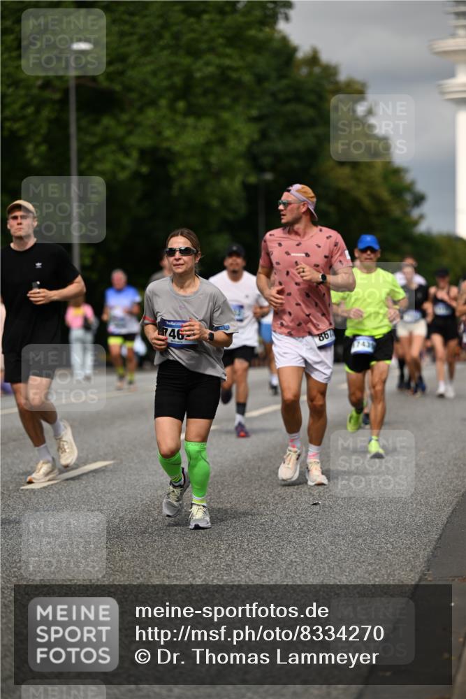 29.06.2025 - hella hamburg halbmarathon Dr. Thomas Lammeyer http://msf.ph/oto/8334270 29.06.2025 10:17:50 Kennedybrücke 1194, 1747, 1939, 2721, 2891, 2904, 4001, 4032, 4795, 4962, 5631, 5719, 6089, 6207, 7462, 7913, 8673, 9141, 9612, 9631, 9886, 10442, 10443 meine-sportfotos.de