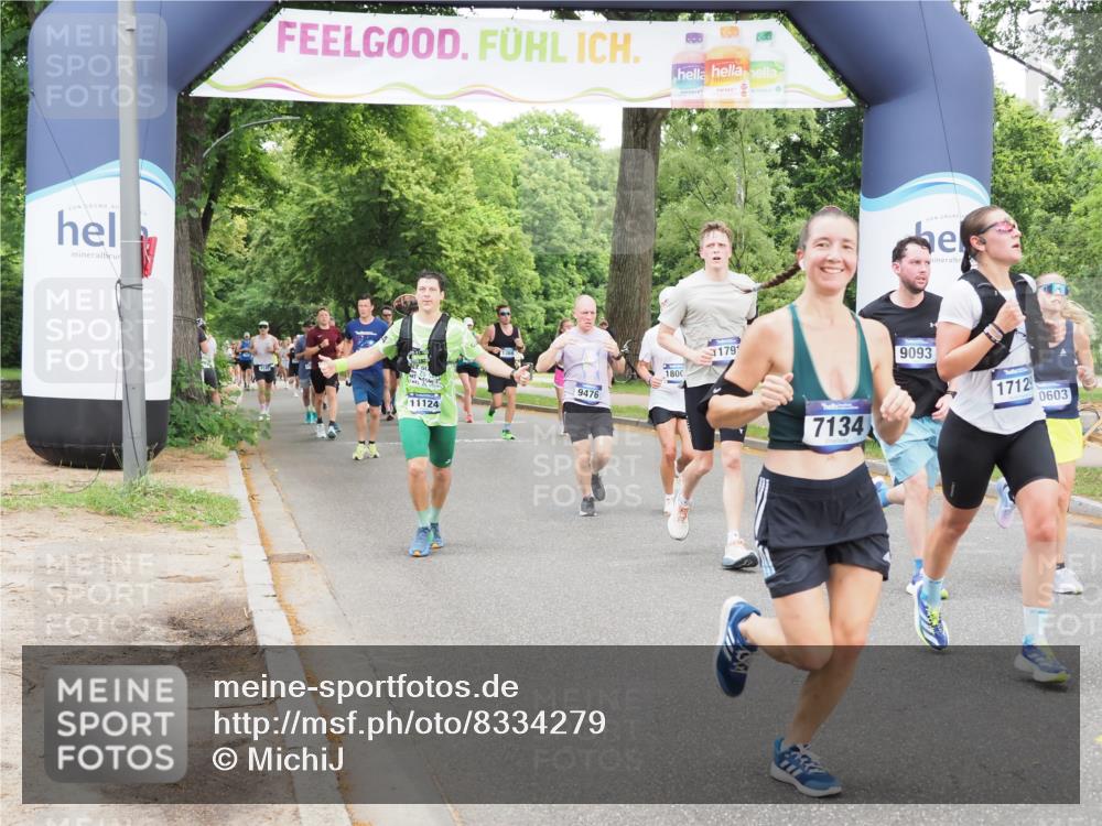 29.06.2025 - hella hamburg halbmarathon MichiJ http://msf.ph/oto/8334279 29.06.2025 10:38:42 Zwischen KM18-KM19 5399, 5820, 7134, 8205, 9057, 9093, 9476, 9739, 9793, 10215, 10603, 10891, 11124, 11791, 12367, 13707, 17129, 18006 meine-sportfotos.de