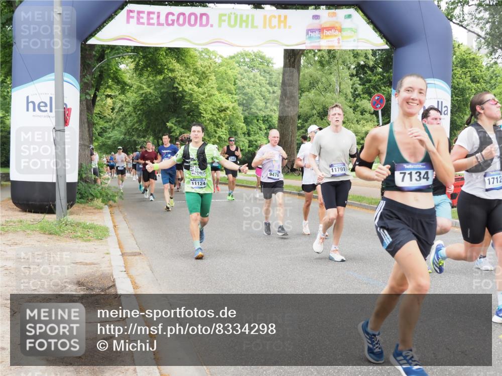 29.06.2025 - hella hamburg halbmarathon MichiJ http://msf.ph/oto/8334298 29.06.2025 10:38:42 Zwischen KM18-KM19 5399, 5820, 7134, 8205, 9057, 9093, 9476, 9739, 9793, 10215, 10603, 10891, 11124, 11791, 12367, 13707, 17129, 18006 meine-sportfotos.de