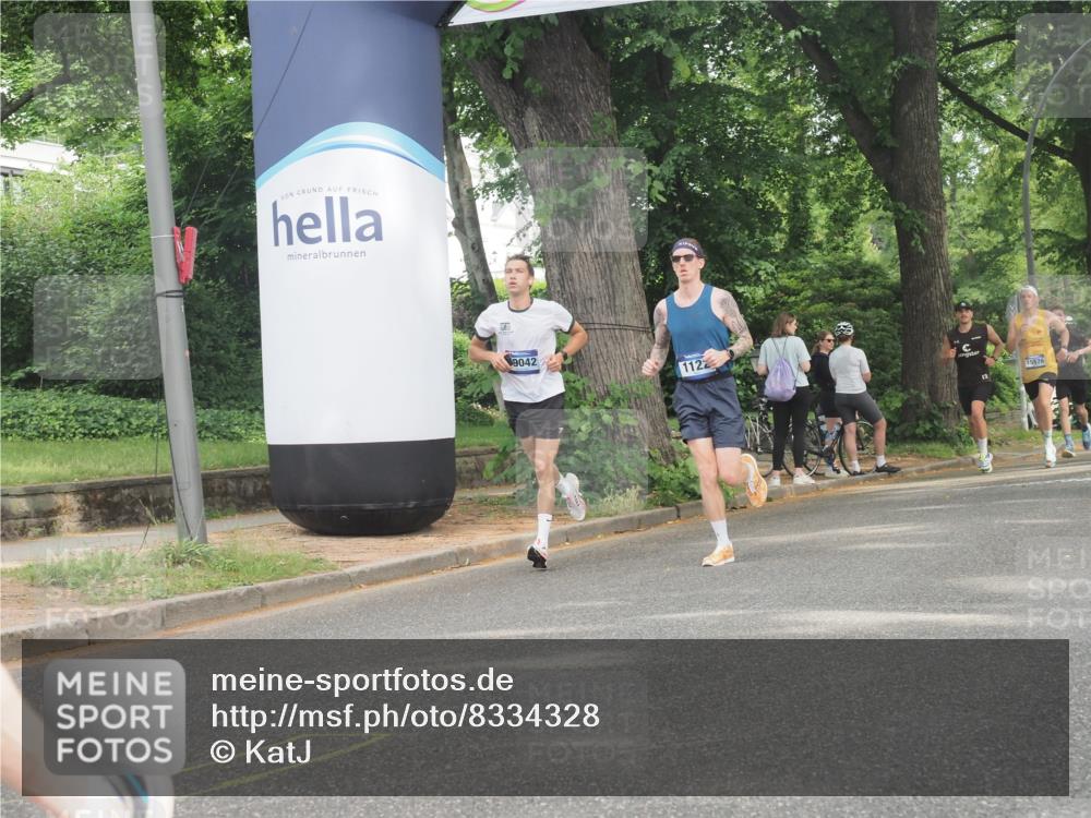29.06.2025 - hella hamburg halbmarathon KatJ http://msf.ph/oto/8334328 29.06.2025 10:17:41 Zwischen KM18-KM19 2604 meine-sportfotos.de