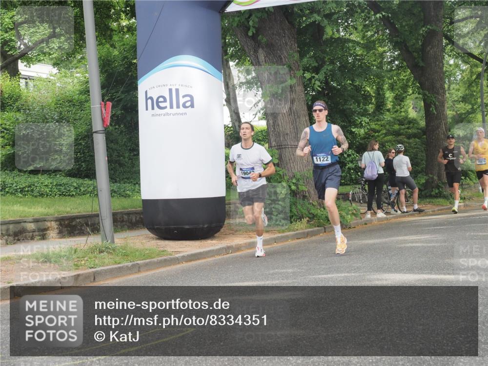 29.06.2025 - hella hamburg halbmarathon KatJ http://msf.ph/oto/8334351 29.06.2025 10:17:41 Zwischen KM18-KM19 2604 meine-sportfotos.de