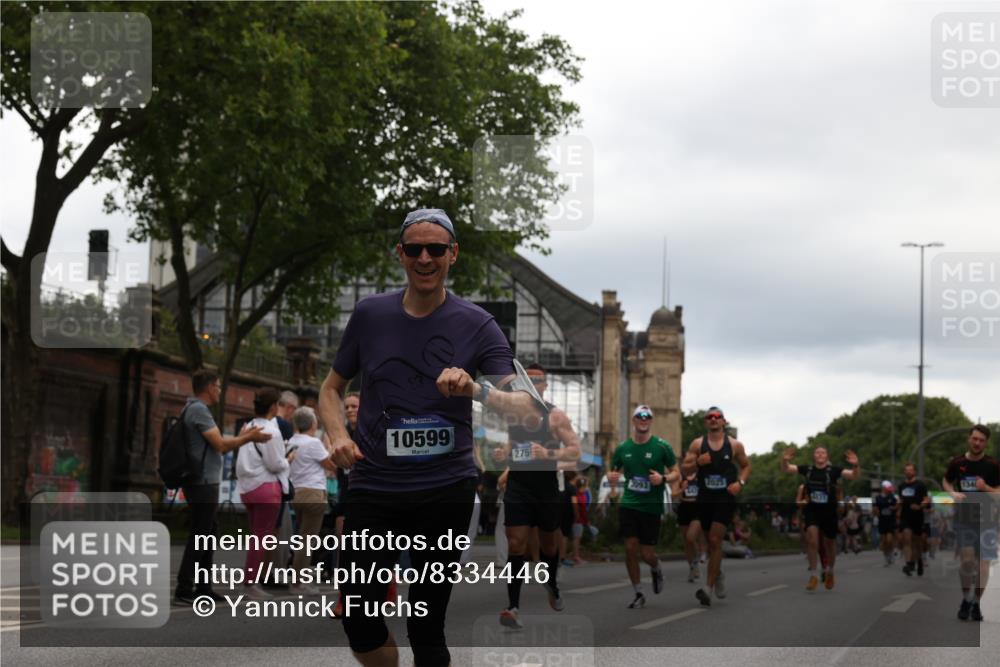 29.06.2025 - hella hamburg halbmarathon Yannick Fuchs http://msf.ph/oto/8334446 29.06.2025 10:51:52 20KM 1595, 1611, 2025, 2488, 2606, 2759, 2806, 2840, 2883, 2907, 3093, 3141, 3859, 4319, 4426, 4467, 4502, 4579, 4632, 4833, 5341, 5926, 6104, 6281, 6302, 6531, 6595, 7138, 7189, 8322, 8585, 9316, 9485, 10599, 10788, 11645, 12585, 13465, 13816, 13880, 14266, 14571, 15217, 15229, 16517, 16531, 17405, 17415, 17455, 17543, 18068, 18180, 18492, 18501, 18587, 18762, 18891 meine-sportfotos.de