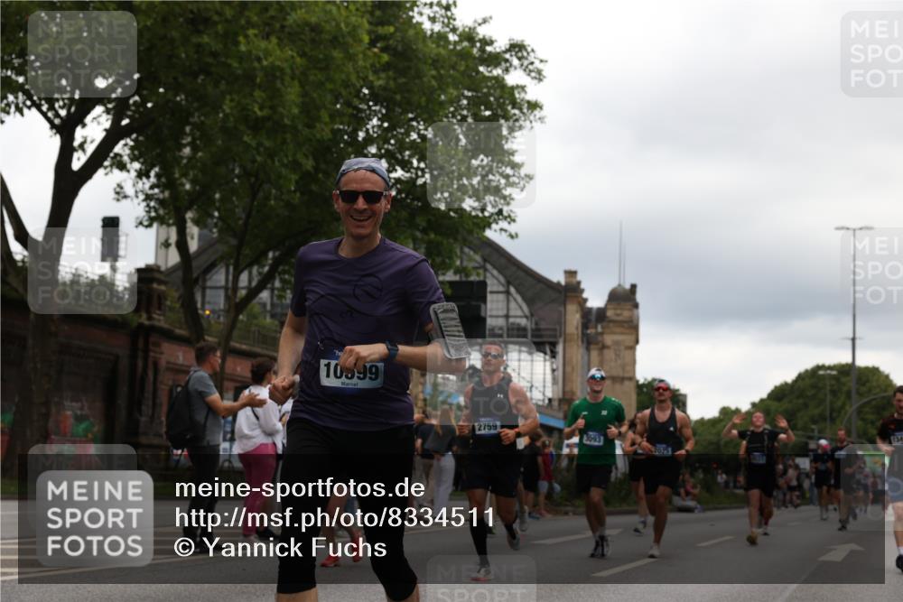 29.06.2025 - hella hamburg halbmarathon Yannick Fuchs http://msf.ph/oto/8334511 29.06.2025 10:51:52 20KM 1595, 1611, 2025, 2488, 2606, 2759, 2806, 2840, 2883, 2907, 3093, 3141, 3859, 4319, 4426, 4467, 4502, 4579, 4632, 4833, 5341, 5926, 6104, 6281, 6302, 6531, 6595, 7138, 7189, 8322, 8585, 9316, 9485, 10599, 10788, 11645, 12585, 13465, 13816, 13880, 14266, 14571, 15217, 15229, 16517, 16531, 17405, 17415, 17455, 17543, 18068, 18180, 18492, 18501, 18587, 18762, 18891 meine-sportfotos.de