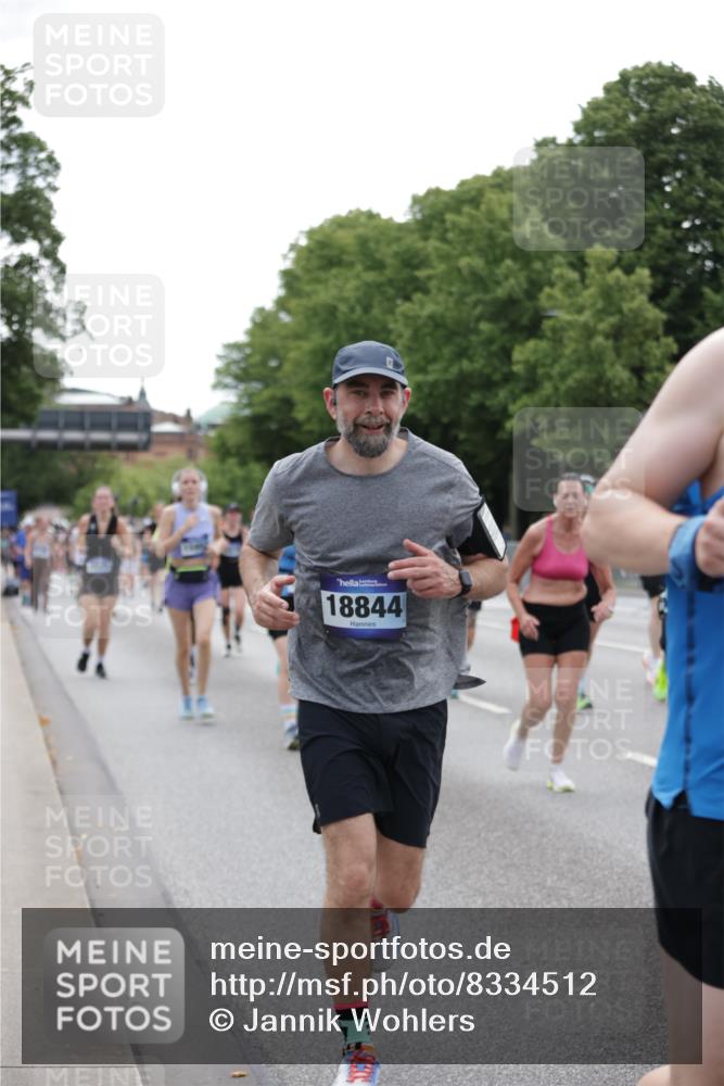 29.06.2025 - hella hamburg halbmarathon Jannik Wohlers http://msf.ph/oto/8334512 29.06.2025 10:40:43 Lombardsbrücke 1317, 1731, 2229, 2805, 4234, 4412, 4638, 4774, 5086, 5225, 5549, 6088, 6474, 6842, 7661, 7821, 7829, 8293, 8385, 8751, 8769, 8878, 9962, 10269, 10407, 10644, 10835, 11759, 11851, 13168, 13778, 13848, 14253, 14553, 14776, 15076, 15953, 16297, 16454, 16802, 16846, 16981, 17233, 17234, 17872, 17879, 18142, 18494, 18580, 18844 meine-sportfotos.de