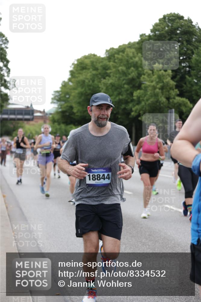 29.06.2025 - hella hamburg halbmarathon Jannik Wohlers http://msf.ph/oto/8334532 29.06.2025 10:40:43 Lombardsbrücke 1317, 1731, 2229, 2805, 4234, 4412, 4638, 4774, 5086, 5225, 5549, 6088, 6474, 6842, 7661, 7821, 7829, 8293, 8385, 8751, 8769, 8878, 9962, 10269, 10407, 10644, 10835, 11759, 11851, 13168, 13778, 13848, 14253, 14553, 14776, 15076, 15953, 16297, 16454, 16802, 16846, 16981, 17233, 17234, 17872, 17879, 18142, 18494, 18580, 18844 meine-sportfotos.de