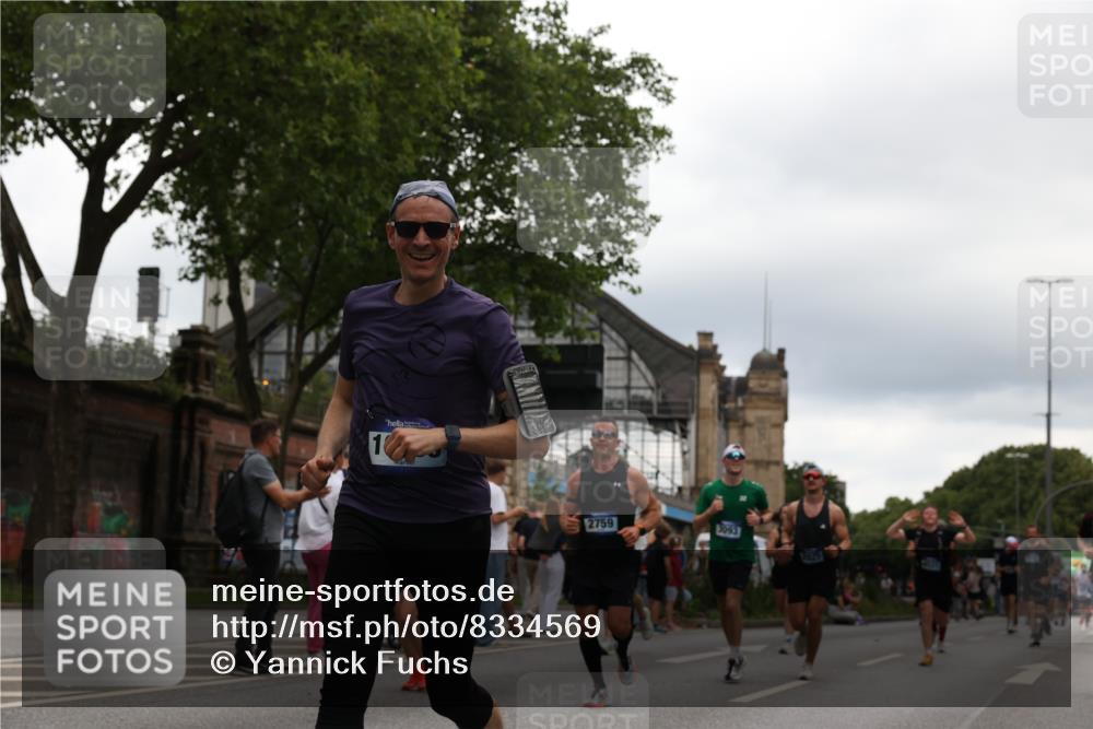 29.06.2025 - hella hamburg halbmarathon Yannick Fuchs http://msf.ph/oto/8334569 29.06.2025 10:51:52 20KM 1595, 1611, 2025, 2488, 2606, 2759, 2806, 2840, 2883, 2907, 3093, 3141, 3859, 4319, 4426, 4467, 4502, 4579, 4632, 4833, 5341, 5926, 6104, 6281, 6302, 6531, 6595, 7138, 7189, 8322, 8585, 9316, 9485, 10599, 10788, 11645, 12585, 13465, 13816, 13880, 14266, 14571, 15217, 15229, 16517, 16531, 17405, 17415, 17455, 17543, 18068, 18180, 18492, 18501, 18587, 18762, 18891 meine-sportfotos.de