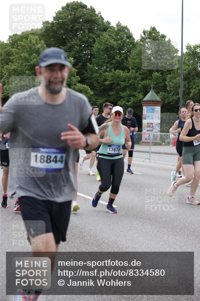 29.06.2025 - hella hamburg halbmarathon Jannik Wohlers http://msf.ph/oto/8334580 29.06.2025 10:40:44 Lombardsbrücke 1317, 1731, 2229, 2805, 4234, 4412, 4638, 5086, 5225, 5549, 6088, 6474, 6842, 7661, 7821, 7829, 8293, 8385, 8751, 8769, 8878, 8992, 9962, 10269, 10407, 10644, 10835, 11759, 11851, 13168, 13778, 13848, 14253, 14553, 14776, 15076, 15953, 16297, 16454, 16802, 16846, 16981, 17233, 17234, 17872, 17879, 18142, 18494, 18580, 18844, 18888 meine-sportfotos.de