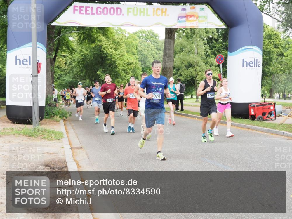 29.06.2025 - hella hamburg halbmarathon MichiJ http://msf.ph/oto/8334590 29.06.2025 10:38:45 Zwischen KM18-KM19 1366, 7134, 7369, 8856, 9074, 9093, 9476, 9739, 10115, 10215, 10603, 10891, 11124, 11791, 12367, 13707, 16591, 17129, 18006 meine-sportfotos.de