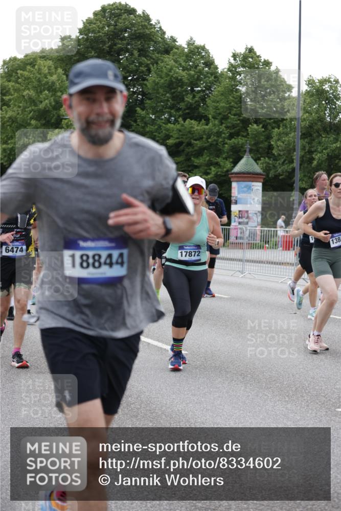 29.06.2025 - hella hamburg halbmarathon Jannik Wohlers http://msf.ph/oto/8334602 29.06.2025 10:40:44 Lombardsbrücke 1317, 1731, 2229, 2805, 4234, 4412, 4638, 5086, 5225, 5549, 6088, 6474, 6842, 7661, 7821, 7829, 8293, 8385, 8751, 8769, 8878, 8992, 9962, 10269, 10407, 10644, 10835, 11759, 11851, 13168, 13778, 13848, 14253, 14553, 14776, 15076, 15953, 16297, 16454, 16802, 16846, 16981, 17233, 17234, 17872, 17879, 18142, 18494, 18580, 18844, 18888 meine-sportfotos.de