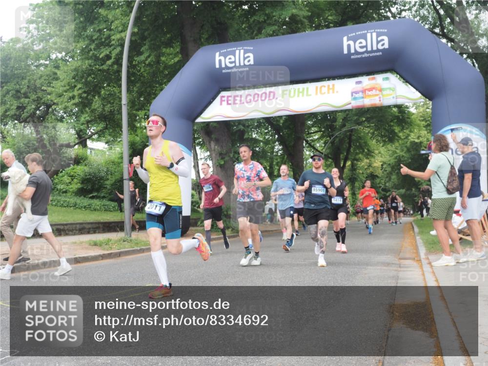 29.06.2025 - hella hamburg halbmarathon KatJ http://msf.ph/oto/8334692 29.06.2025 10:47:42 Zwischen KM18-KM19 1006, 1414, 1453, 2011, 2086, 2322, 2323, 7033 meine-sportfotos.de