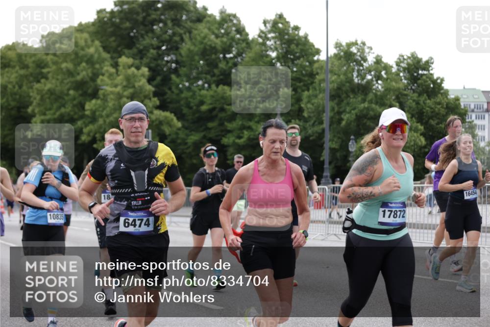 29.06.2025 - hella hamburg halbmarathon Jannik Wohlers http://msf.ph/oto/8334704 29.06.2025 10:40:45 Lombardsbrücke 1317, 1731, 2229, 2805, 4234, 4412, 4638, 5086, 5225, 5549, 6088, 6474, 6842, 7661, 7821, 7829, 8293, 8385, 8751, 8769, 8878, 8992, 9962, 10269, 10407, 10644, 10835, 11759, 11851, 13168, 13778, 13848, 14253, 14553, 14776, 15076, 15953, 16454, 16802, 16846, 16981, 17233, 17234, 17872, 17879, 18142, 18494, 18580, 18844, 18888 meine-sportfotos.de
