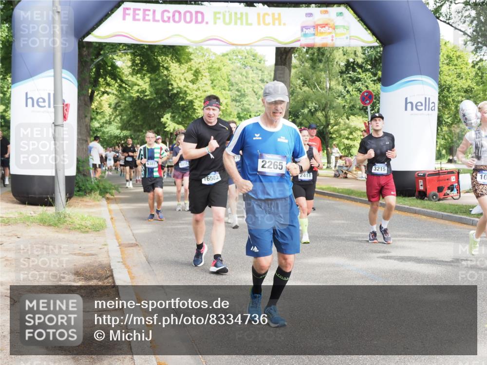 29.06.2025 - hella hamburg halbmarathon MichiJ http://msf.ph/oto/8334736 29.06.2025 11:34:21 Zwischen KM18-KM19 1058, 2265, 2418, 3215, 3726, 5432, 6381, 8378, 8816, 10072, 10366, 14694, 14891, 15311, 16502, 18800 meine-sportfotos.de