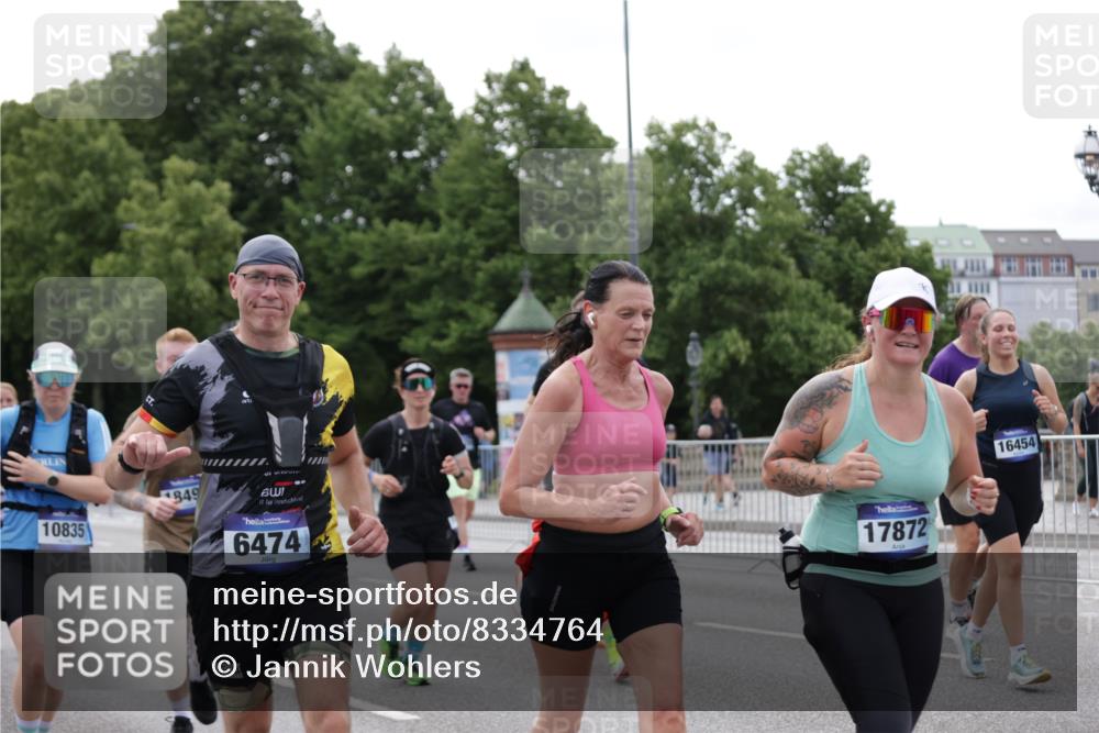 29.06.2025 - hella hamburg halbmarathon Jannik Wohlers http://msf.ph/oto/8334764 29.06.2025 10:40:45 Lombardsbrücke 1317, 1731, 2229, 2805, 4234, 4412, 4638, 5086, 5225, 5549, 6088, 6474, 6842, 7661, 7821, 7829, 8293, 8385, 8751, 8769, 8878, 8992, 9962, 10269, 10407, 10644, 10835, 11759, 11851, 13168, 13778, 13848, 14253, 14553, 14776, 15076, 15953, 16454, 16802, 16846, 16981, 17233, 17234, 17872, 17879, 18142, 18494, 18580, 18844, 18888 meine-sportfotos.de